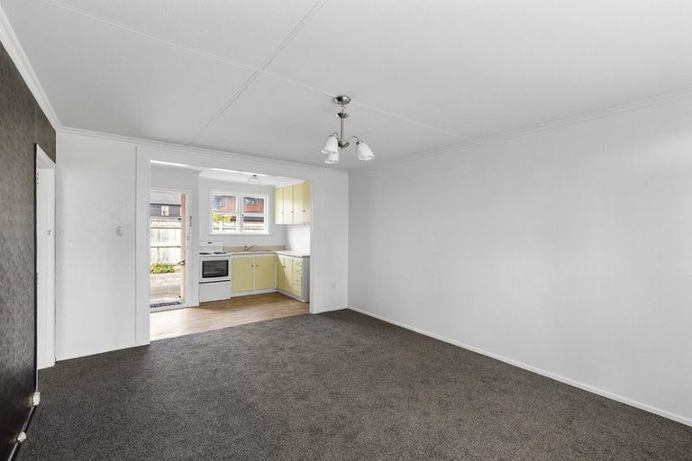 Photo of property in 2/122 Victoria Avenue, Hokowhitu, Palmerston North, 4410