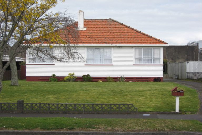 Photo of property in 46 Drake Street, Vogeltown, New Plymouth, 4310