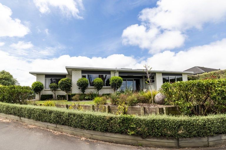 Photo of property in 8 Hikanui Drive, Havelock North, 4130