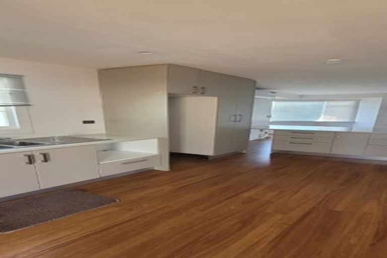 Photo of property in 11 Chilman Street, Strandon, New Plymouth, 4312