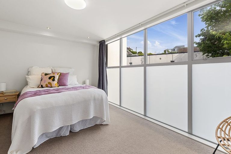 Photo of property in 1/142 Onslow Road, Khandallah, Wellington, 6035