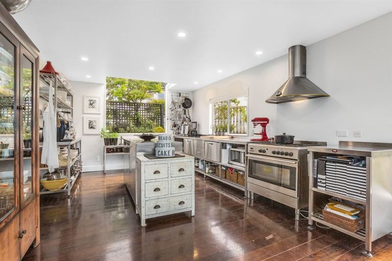 Photo of property in 75 Mercury Way, Whitby, Porirua, 5024