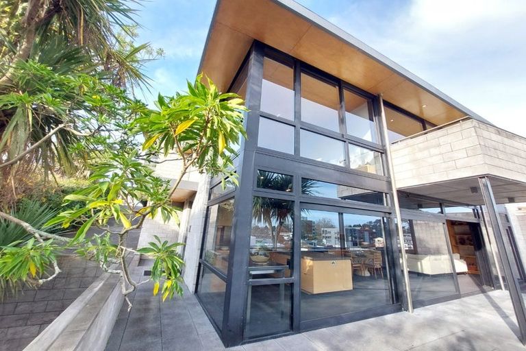 Photo of property in 30b Thackeray Street, Hamilton Lake, Hamilton, 3204