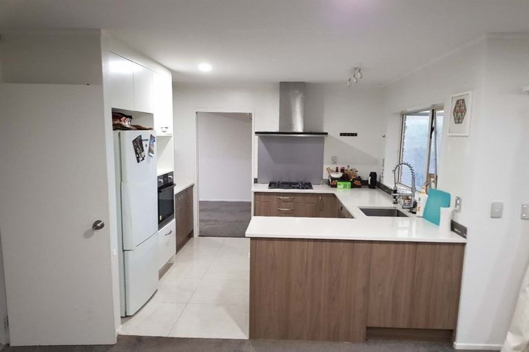 Photo of property in 8 Robina Court, Burswood, Auckland, 2013