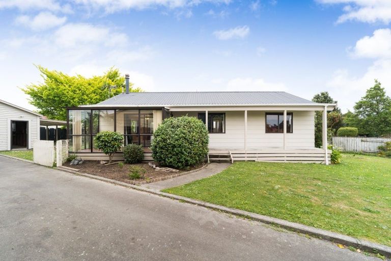 Photo of property in 14 Gladys Place, Kelvin Grove, Palmerston North, 4414