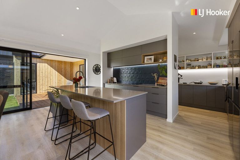 Photo of property in 18 Three Kings Court, Outram, 9019