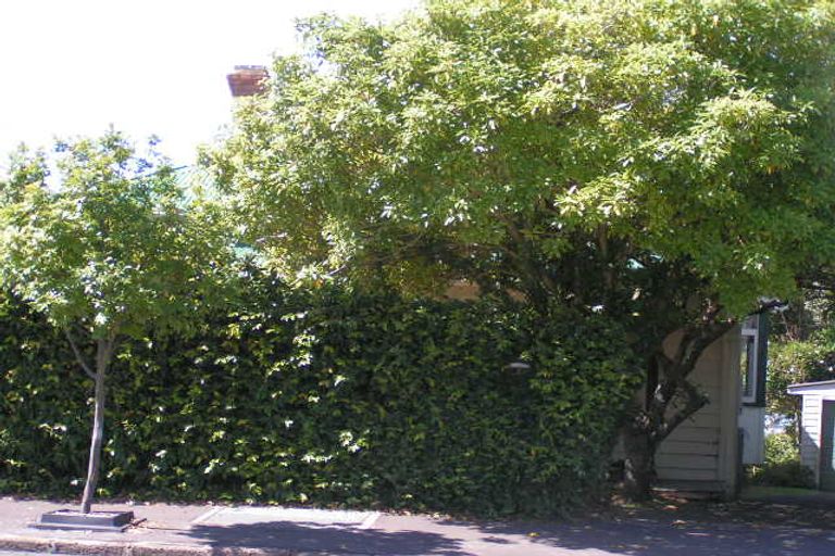 Photo of property in 87 Queen Street, Northcote Point, Auckland, 0627