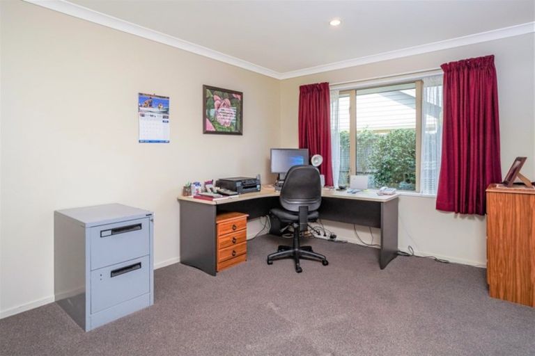 Photo of property in 26 Cedar Place, Rangiora, 7400