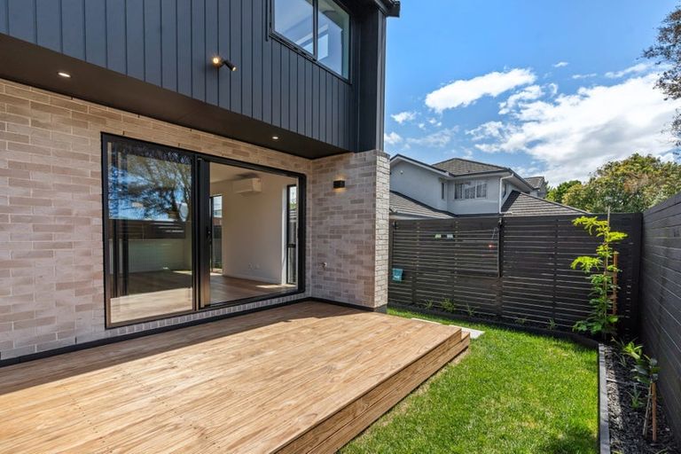 Photo of property in 41 Shortt Avenue, Mangere Bridge, Auckland, 2022