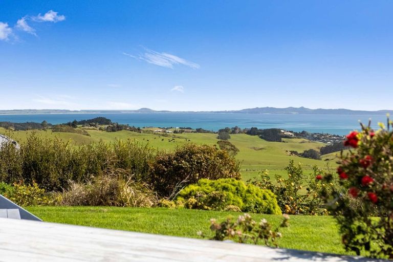 Photo of property in 601 Cable Bay Block Road, Cable Bay, 0420