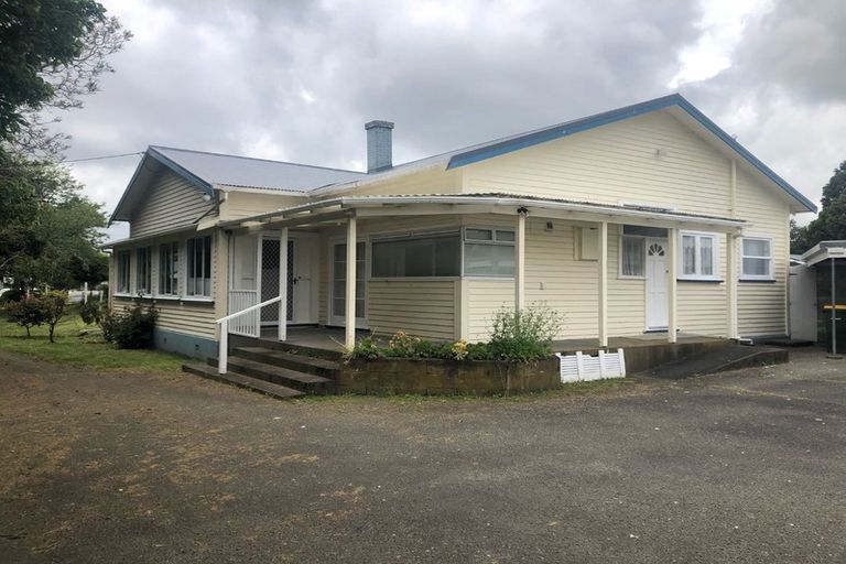 Photo of property in 65 Mako Mako Road, Levin, 5510