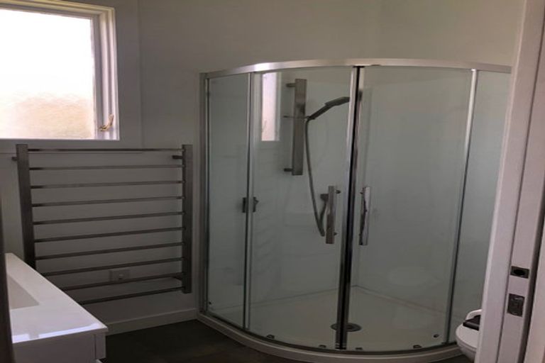 Photo of property in 15 Luxford Street, Berhampore, Wellington, 6023