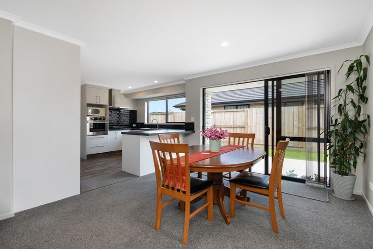 Photo of property in 23 Fearnley Grove, Pyes Pa, Tauranga, 3112