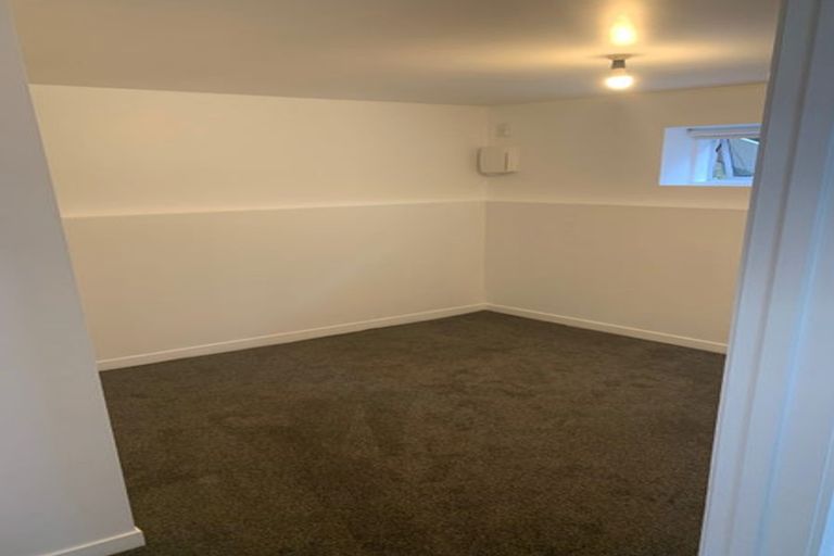 Photo of property in 16a Holiday Road, Stanmore Bay, Whangaparaoa, 0932