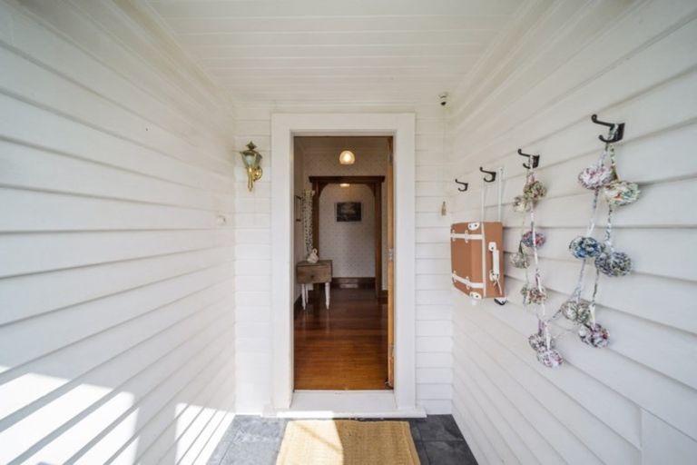 Photo of property in 20 Cameron Street, New Plymouth, 4310