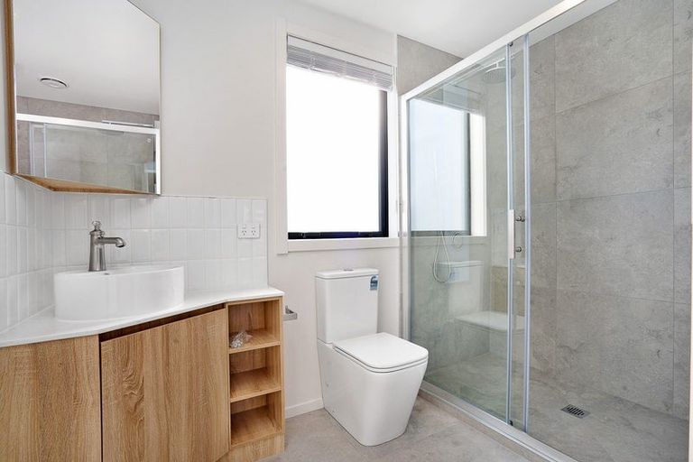 Photo of property in 2/60 Sandwich Road, Saint Andrews, Hamilton, 3200