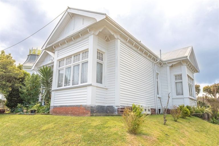 Photo of property in 6 Caius Avenue, Gonville, Wanganui, 4501
