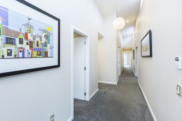 Photo of property in 18 Robertson Street, Elderslea, Upper Hutt, 5018