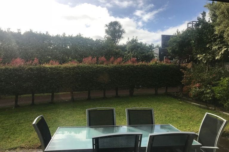 Photo of property in 54 Dignan Street, Point Chevalier, Auckland, 1022