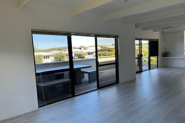 Photo of property in 10 Jane Gifford Place, Omaha, 0986