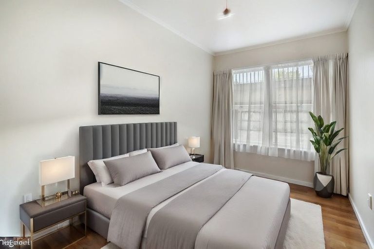 Photo of property in 1/221 Hurstmere Road, Takapuna, Auckland, 0622