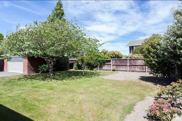 Photo of property in 42 Grahams Road, Ilam, Christchurch, 8041