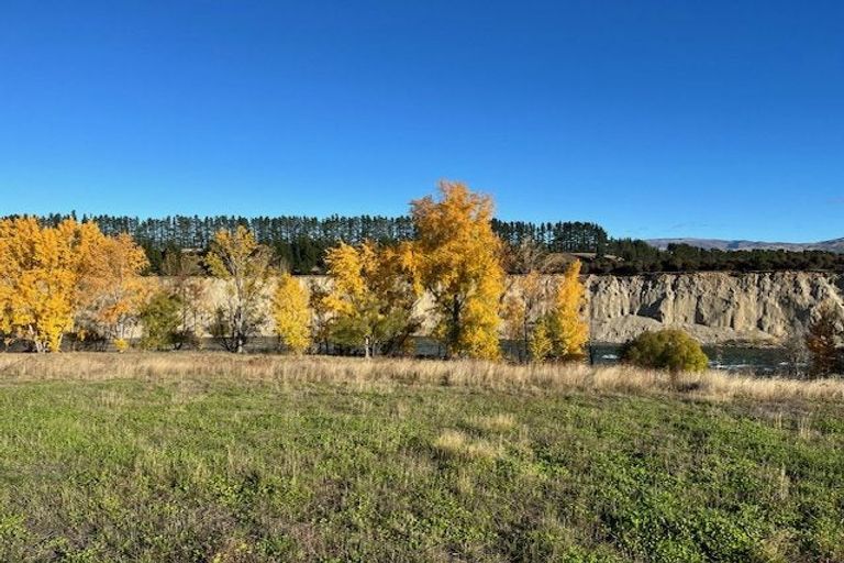 Photo of property in 124 Horseshoe Bend Drive, Albert Town, Wanaka, 9382