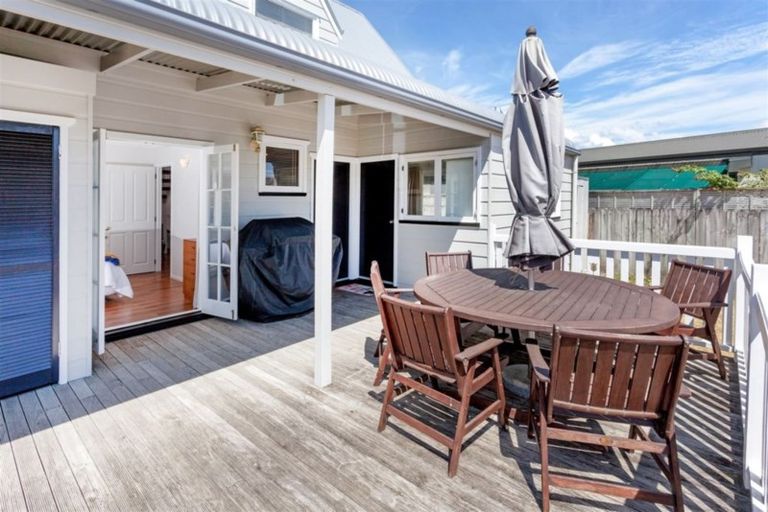 Photo of property in 17 Pipi Dune, Whitianga, 3510