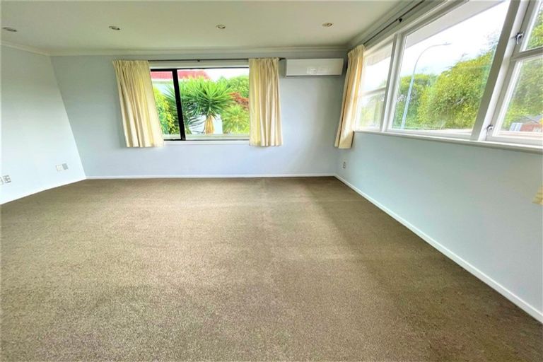Photo of property in 1/70 Chartwell Avenue, Glenfield, Auckland, 0629