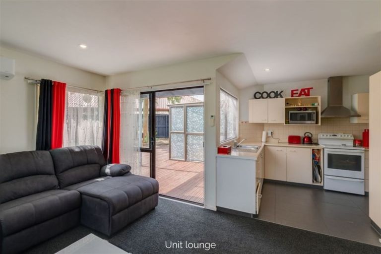 Photo of property in 77 Dunedin Street, Redwood, Christchurch, 8051