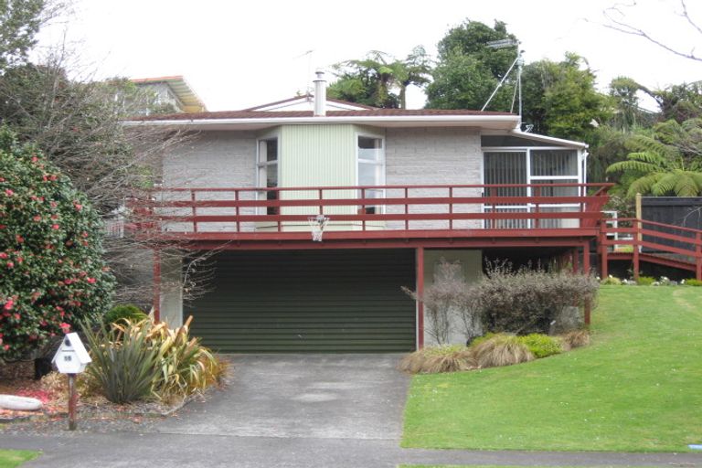 Photo of property in 16 Ambury Place, Merrilands, New Plymouth, 4312