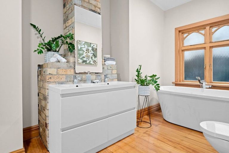 Photo of property in 21 Dinsdale Road, Dinsdale, Hamilton, 3204