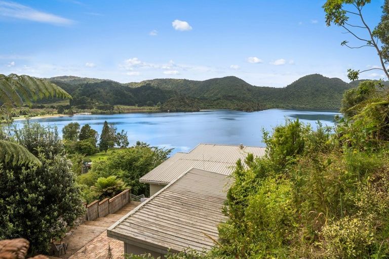 Photo of property in 62 Okareka Loop Road, Lake Okareka, Rotorua, 3076