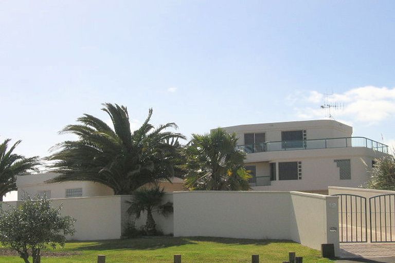 Photo of property in 12a Sunbrae Grove, Mount Maunganui, 3116