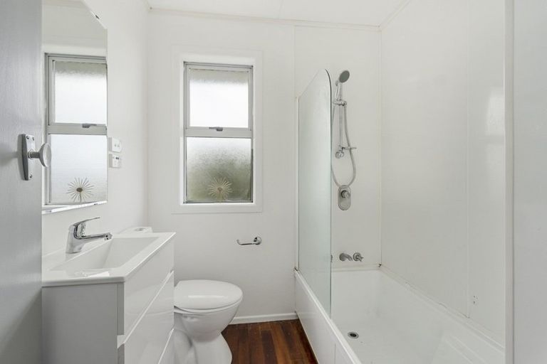 Photo of property in 248 Dowse Drive, Maungaraki, Lower Hutt, 5010