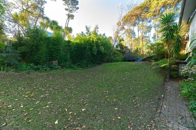 Photo of property in 42 Atkinson Road, Titirangi, Auckland, 0604