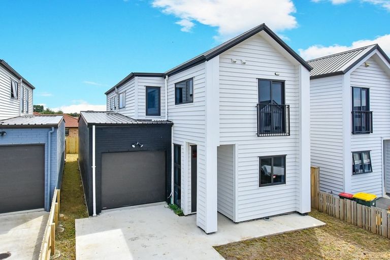Photo of property in 10 Tapuwae Way, Mangere Bridge, Auckland, 2022