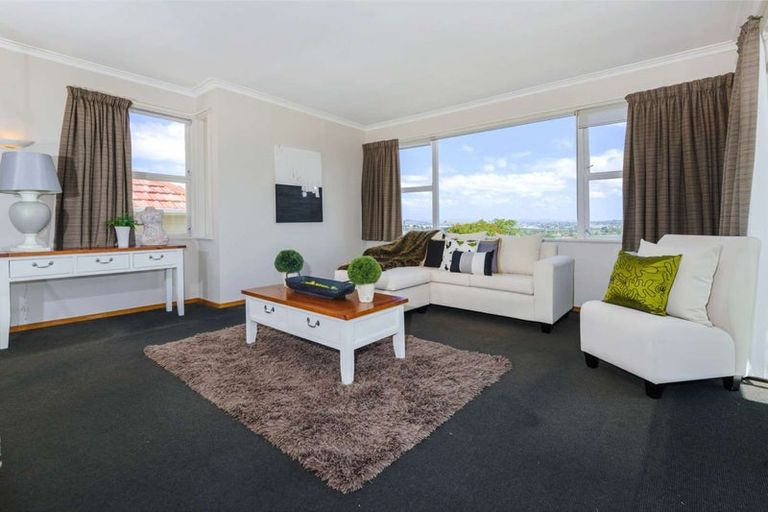 Photo of property in 12 Lewis Road, Pakuranga, Auckland, 2010