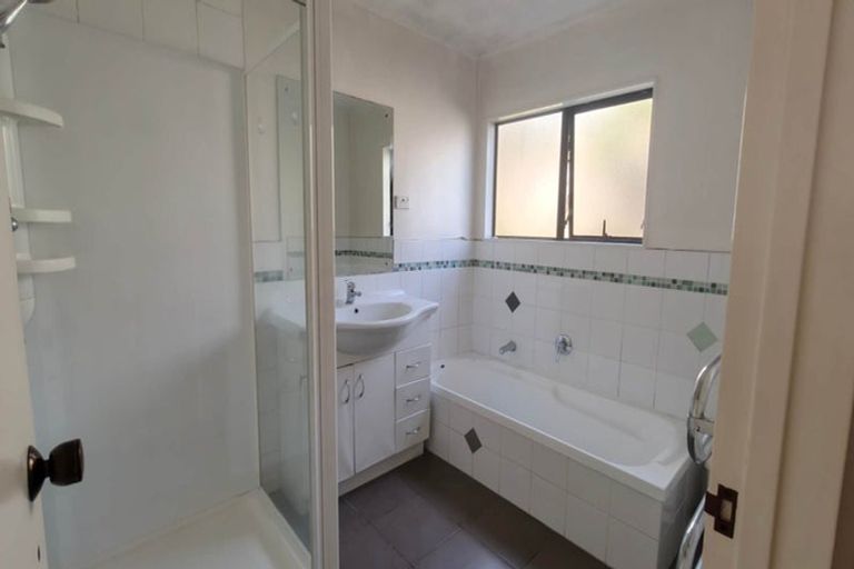 Photo of property in 2/717 East Coast Road, Browns Bay, Auckland, 0630