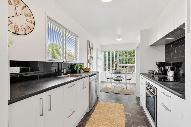 Photo of property in 7 Hobart Crescent, Wattle Downs, Auckland, 2103