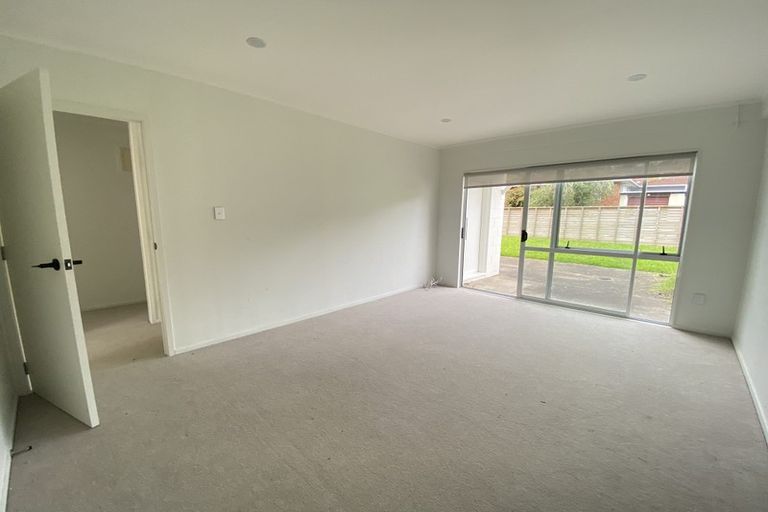 Photo of property in 1/36 Sandiacre Way, Browns Bay, Auckland, 0630