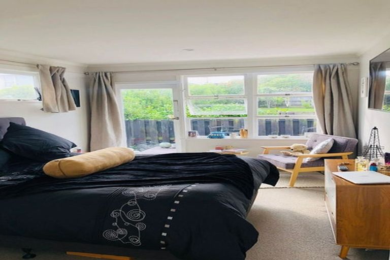 Photo of property in 2/61 Forrest Hill Road, Milford, Auckland, 0620