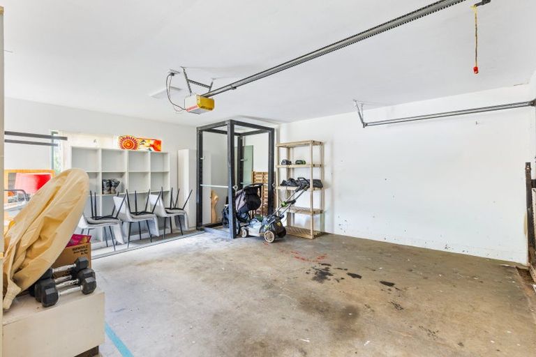 Photo of property in 90a Atkinson Road, Titirangi, Auckland, 0604