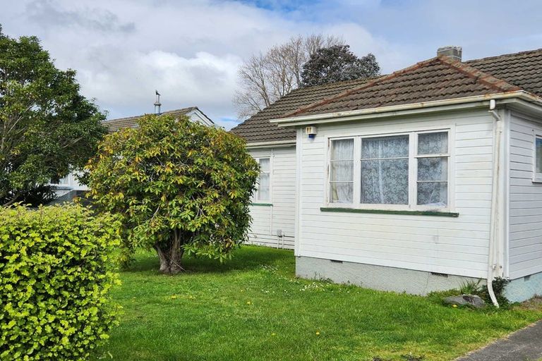 Photo of property in 325 Riccarton Road, Upper Riccarton, Christchurch, 8041