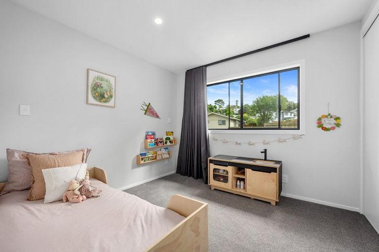 Photo of property in 8 Oldham Place, Browns Bay, Auckland, 0630