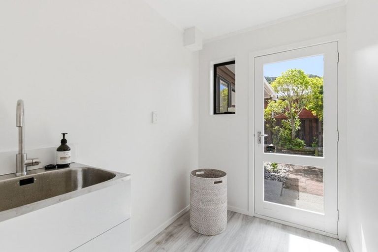 Photo of property in 61 Amapur Drive, Khandallah, Wellington, 6035