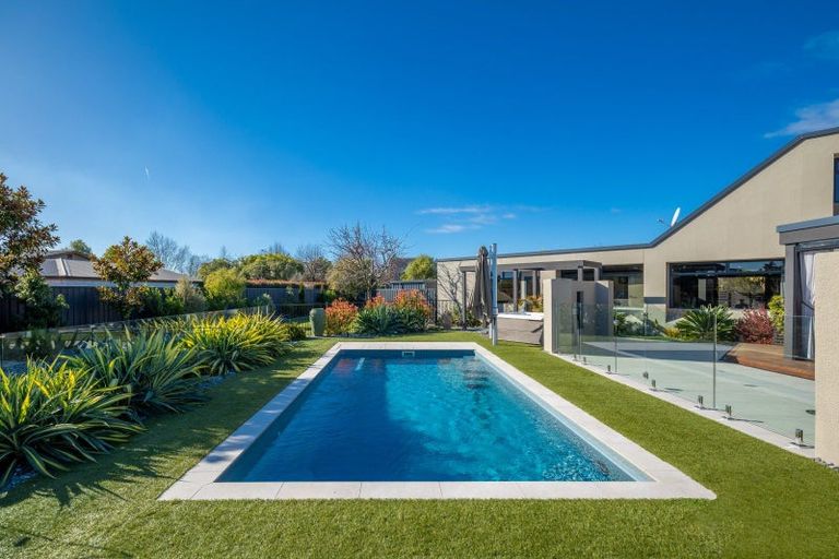 Photo of property in 6 Ardilea Avenue, Stoke, Nelson, 7011