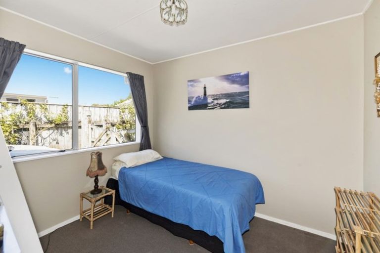 Photo of property in 17 Grenville Street, Levin, 5510