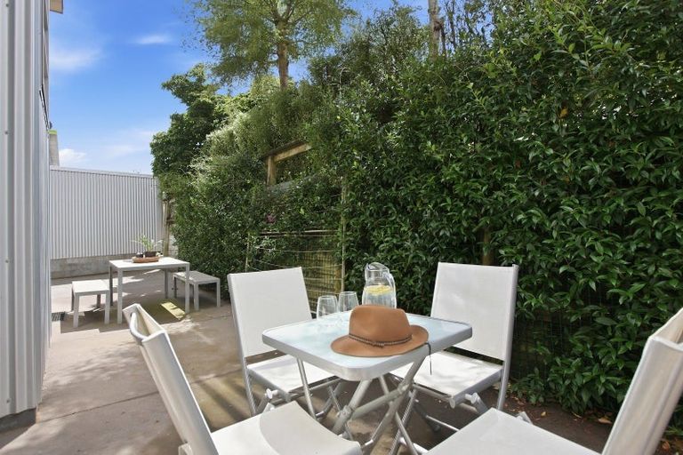 Photo of property in 32c Gilbert Street, New Plymouth, 4310