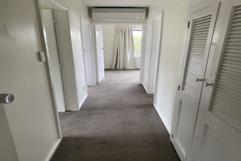 Photo of property in 22 Ramore Place, Redwood, Christchurch, 8051